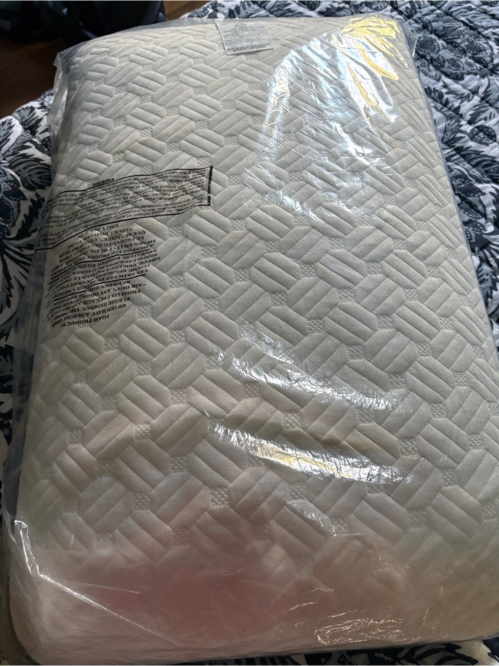 NEW SERTA TOTAL SUPPORT MEMORY AND SUPPORT FOAM PILLOW